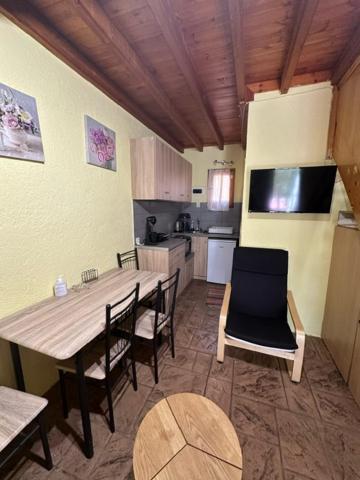 Stenakas Apartments Chios Town Exterior photo